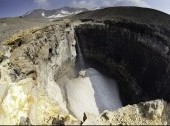 Mutnovsky volcano - canyon "Dangerous"