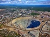 The MIR mine (kimberlite diamond pipe “Peace”) view deck