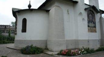 Kazan Church (the shrine is the tomb of Kamensky)