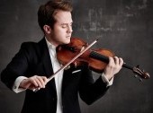 Tobias Feldmann (violin)