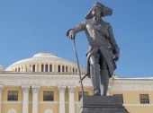 Pavlovsk Monument to emperor Pavel I against the Big palace