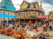 Moscow Flea Market and Vodka Museum Tour