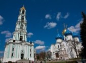 Bell tower und Assumption Cathedral