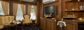 Owner's Suite - sofa and TV