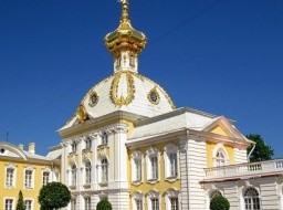 Peterhof Exclusive Tour with Visit to Special Storeroom, Emperor