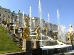 Peterhof Exclusive Tour with Visit to Special Storeroom