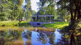 Alexandria Park in Peterhof