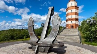 Memorial "to those killed in peacetime sailors"