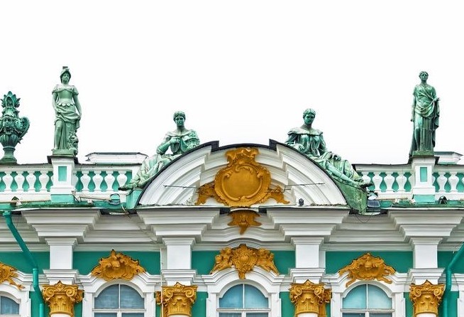 Hermitage roof decorated with numerous statues