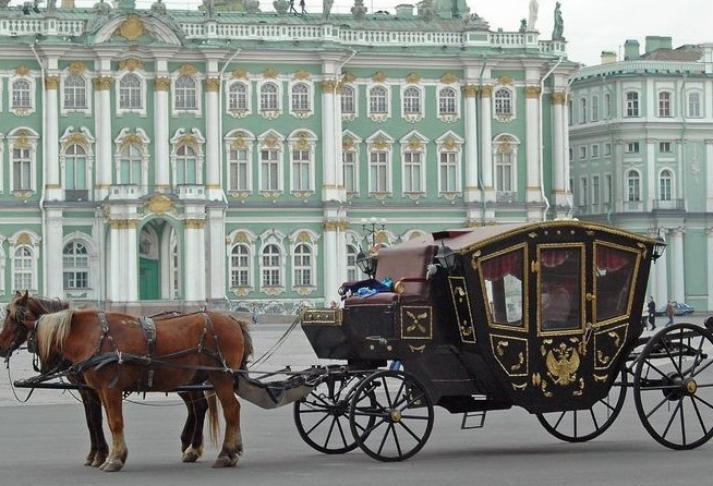 Vintage coach at Palace Square