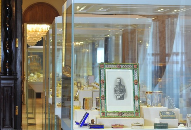 Faberge Museum - The Golden living room