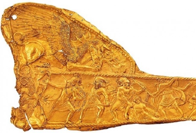 Sheath. Fragment. End 5 - the beginning of the 4th century BC. e. Gold. Depict scenes of battle between Greeks and barbarians.
