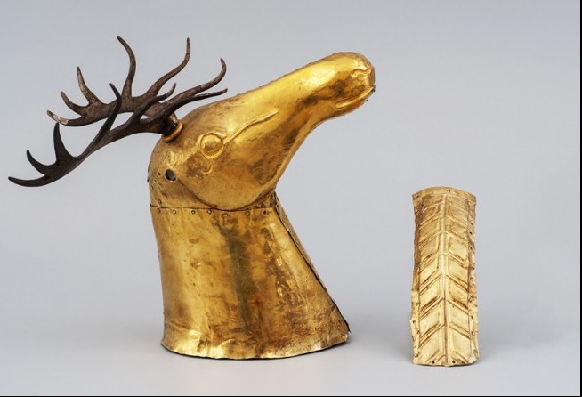 Head of a deer - part of the pommel. V BC