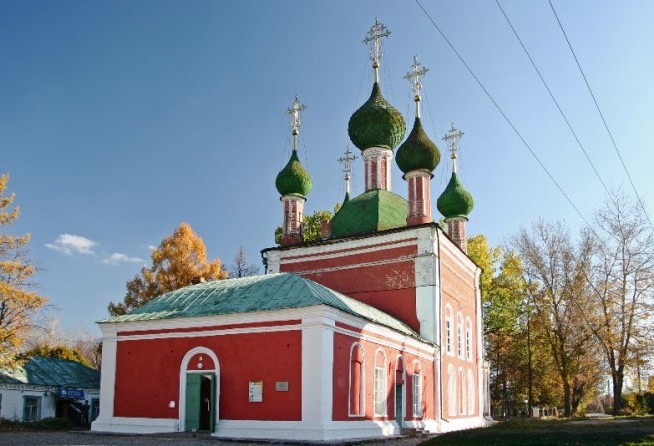 Pereslavl-Zalessky: Red Square - The Alexander Nevsky’s church