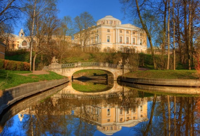 A bridge in the Pavlovsk park