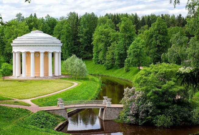 Pavlovsk Park - Pavilion Friendship Temple