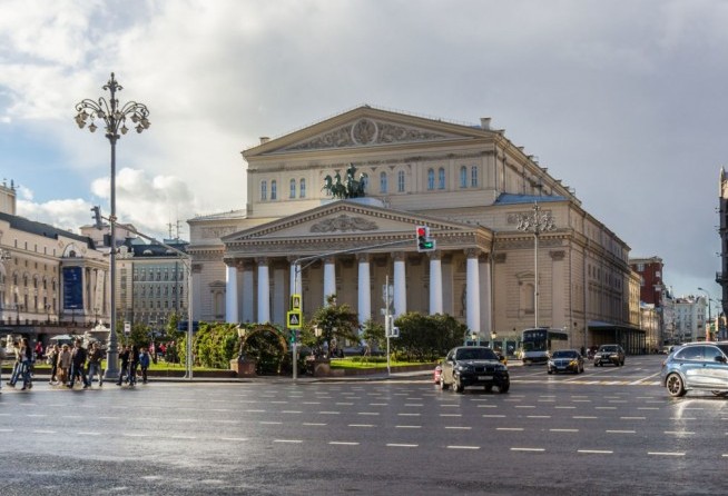 Teatralnaya Square