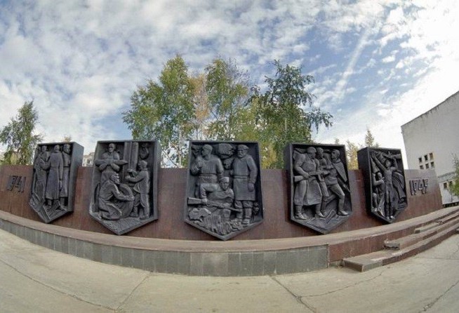 Victory Square Three Swords - the 