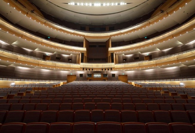 Mariinsky II - view from the stage area with the house light illumination