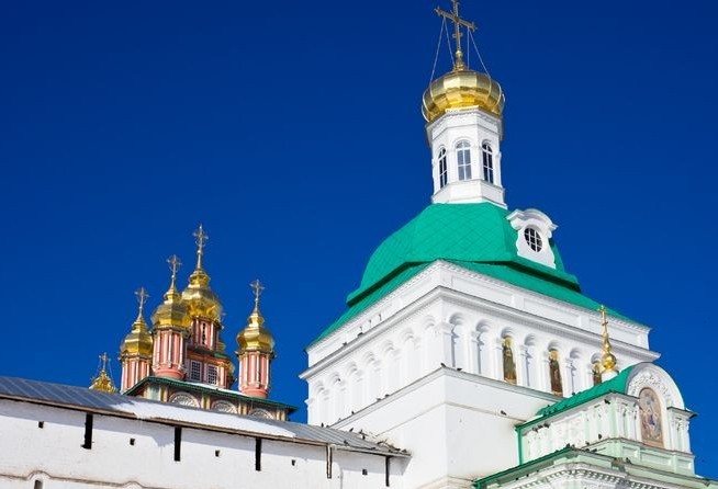 Explore the most famous sight of Sergiev Posad - the Trinity Lavra of St. Sergius