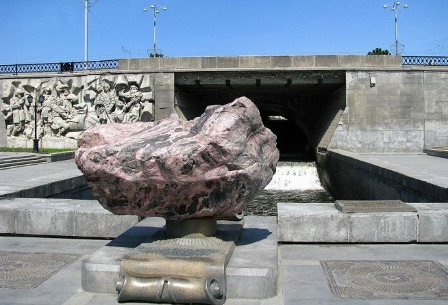 The dam of the City Pond on the Iset River