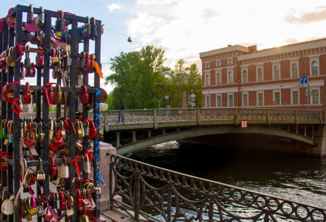 Bridge of Kisses