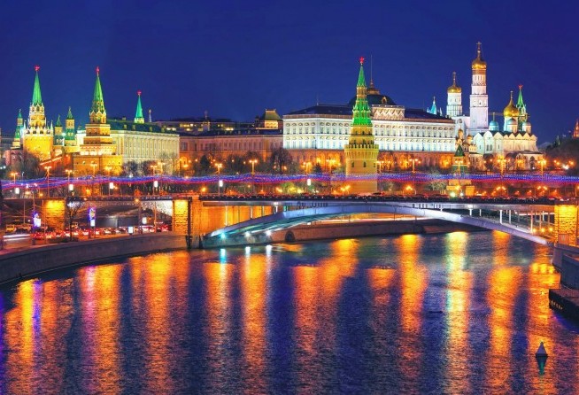 Moscow river at night